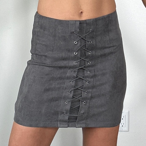 SEEK THE LABEL SKIRT GREY SIZE S 95% polyester 5% elastane NWT - Picture 1 of 9